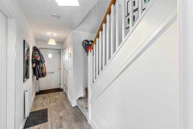 10, Pentelow Way, WELLINGBOROUGH photo 4