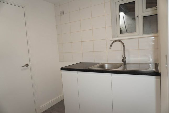 127, Uxbridge Road, London photo 5