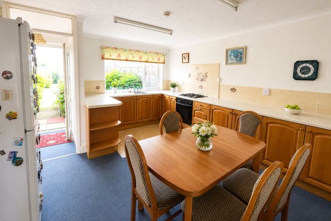 24, Tudor Way, Pembrokeshire photo 3