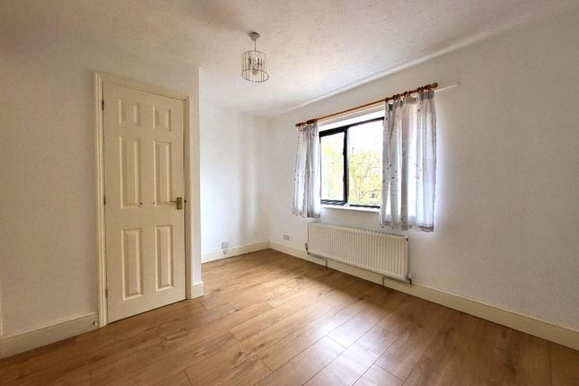 5, Bloomsbury Way, Ashford photo 4