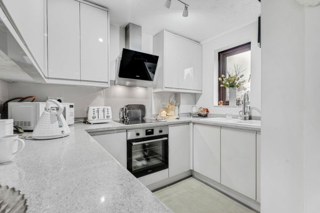 68, Belsize Avenue, Milton Keynes photo 3