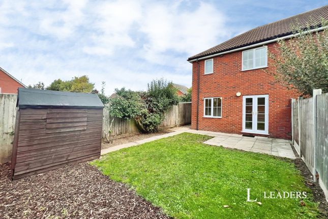 44, Honeysuckle Way, Lincolnshire photo 2
