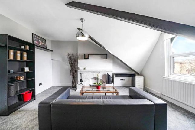 1-bed flat on Flat 3., 142, Stanstead Road, London, £2,100/mo