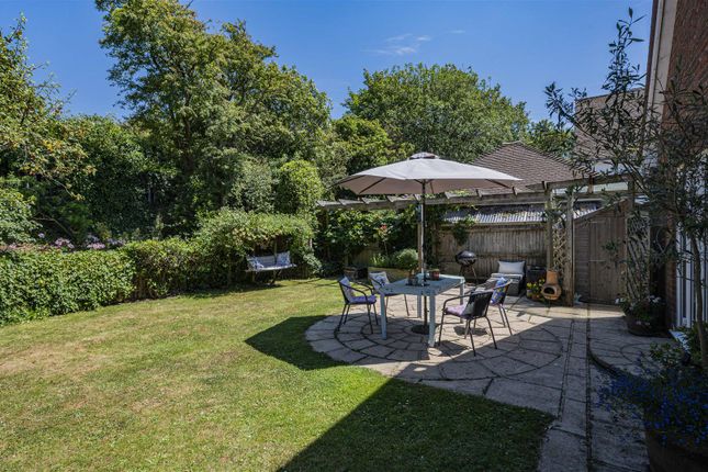 25, Old Nursery Close, Seaford photo 4