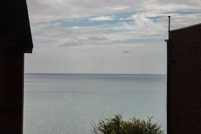 61 Radnor Cliff, Folkestone photo 4