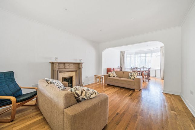 63, The Ridings, Ealing photo 2