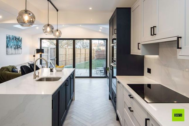 Flat for sale in Robinson Road, Colliers Wood, London