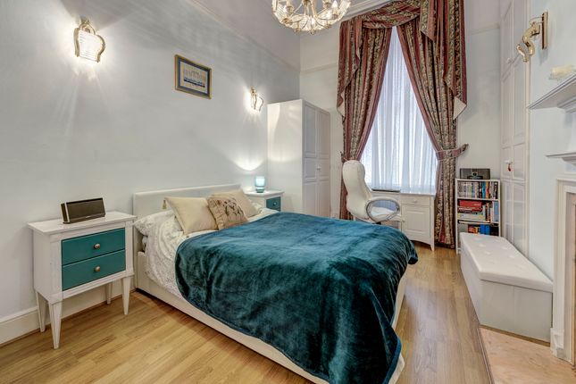 Duplex for sale in Albert Hall Mansions, London