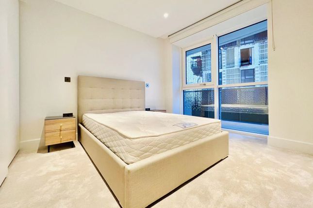 Flat to rent in Cassini Apartments, Cascade Way, London