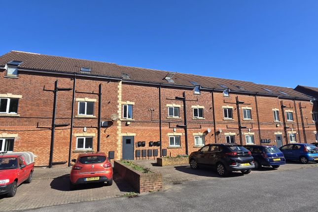 77, Cambridge Court, Bishop Auckland photo 3