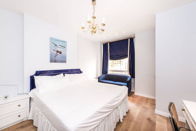 Flat to rent in Queens Gate Gardens, South Kensington, London SW7
