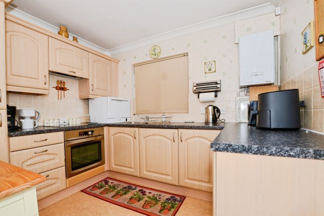 Flat 11, St Augusta Court, Batchwood View, St. Albans photo 4