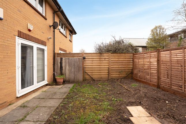 46, Pippins Close, West Drayton photo 4