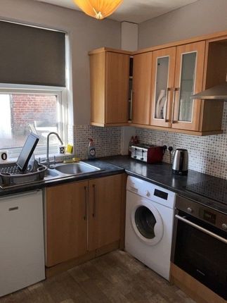 Room to rent in Whybourne Terrace, Rotherham