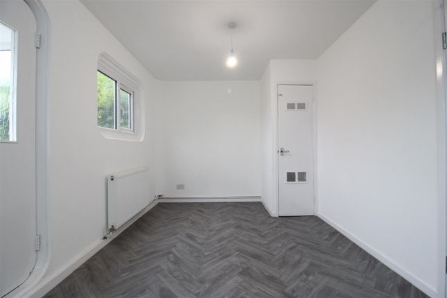 1a, Robinsway, Waltham Abbey photo 4