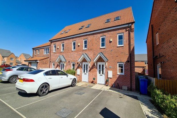Property to rent in Harworth, Doncaster
