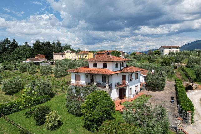 Thumbnail Villa for sale in Capannori Gragnano, Capannori, Lucca, Tuscany, Italy