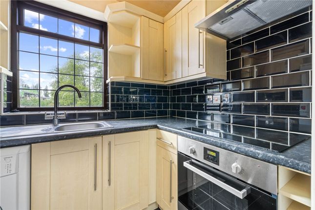 Flat 5, 29 Haslemere Road, Liphook photo 3