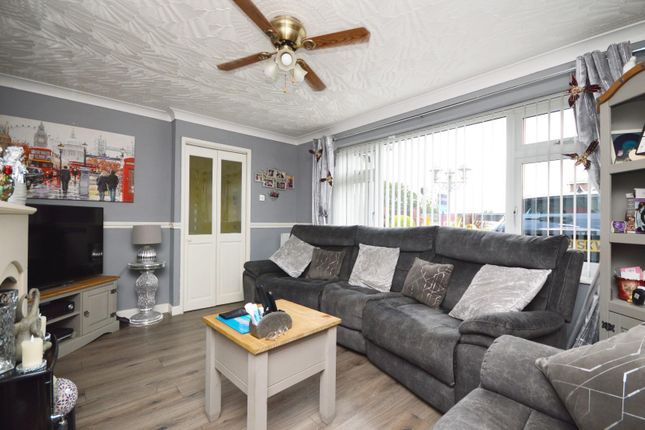 8, Vowell Close, Bristol photo 2