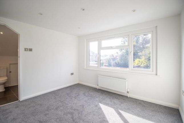 Property for sale in Keith Way, Southend-On-Sea