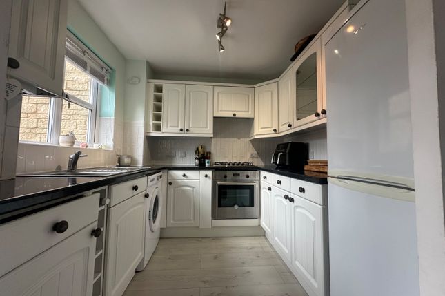 7, Swansfield, Gloucestershire photo 2