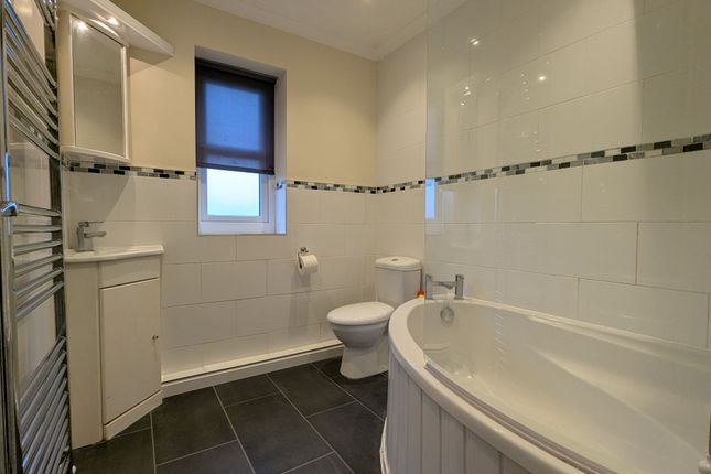 2 Ashton Rise, Chester Le Street photo 4