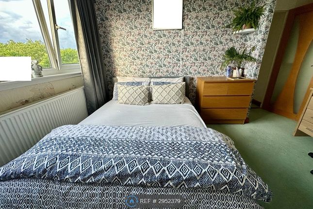 Flat, Fair Acres, Bromley photo 3