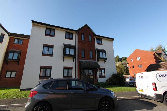 Flat to rent in Finch Close, Laira, Plymouth