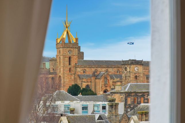 7 Strawberry Bank, Linlithgow photo 3