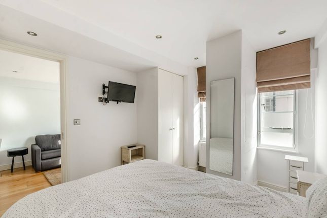 Thumbnail Flat to rent in Sloane Avenue, Chelsea, London