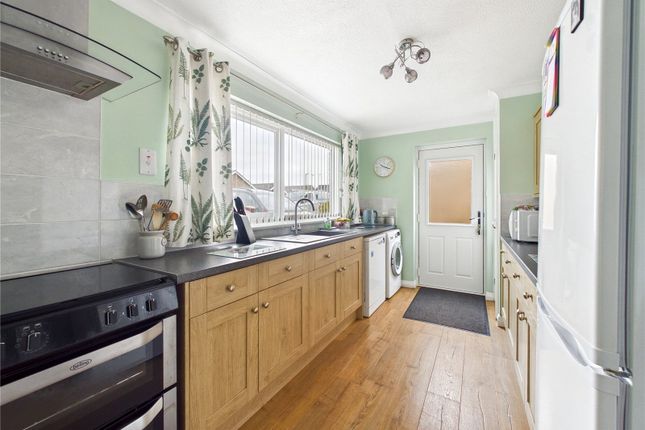 5, Grange Close, Ipswich photo 4