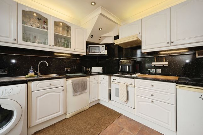 26, Willow Way, Bedfordshire photo 3