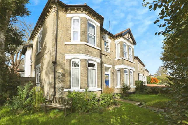 1-bed flat on Flat 2, 2F,, Westridge Road, Hampshire, £150,000