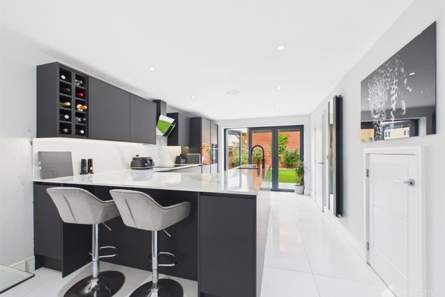 4-bed house on 28, Snowdonia Way, Great Ashby, Stevenage, £525,000