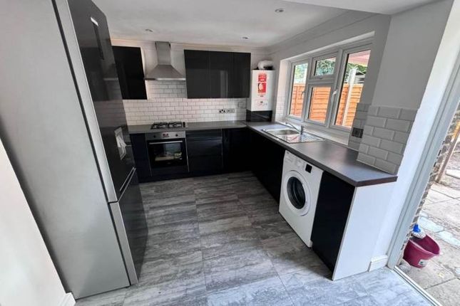 Bulwer Road, Edmonton photo 3