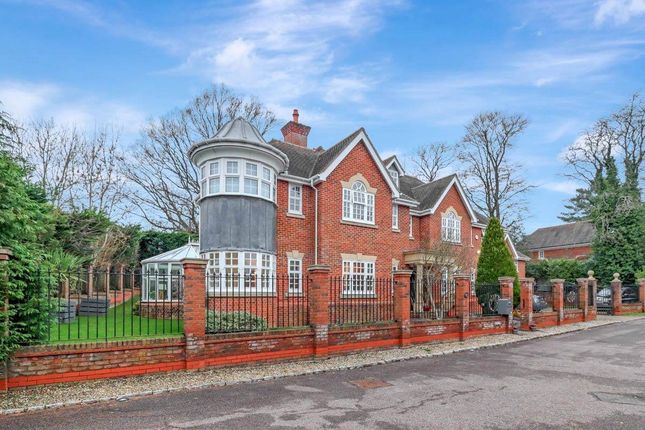 Thumbnail Detached house to rent in Priests Paddock, Knotty Green, Beaconsfield, Buckinghamshire