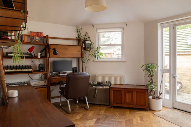 End terrace house for sale in Drapers Road, London