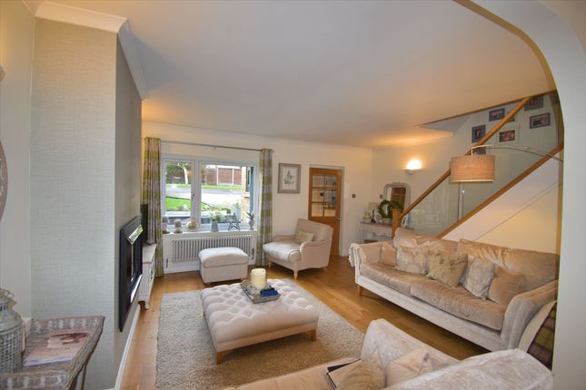 28 Linglongs Avenue, High Peak photo 3