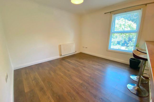 Flat 10 Kilburn Hall, Torquay photo 4