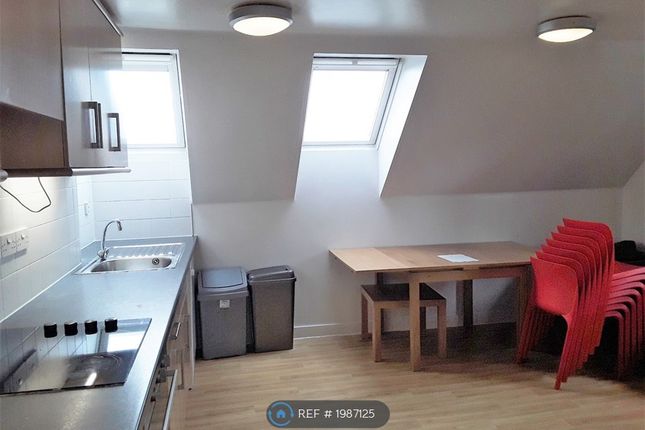 Flat to rent in Sarum Road, Winchester