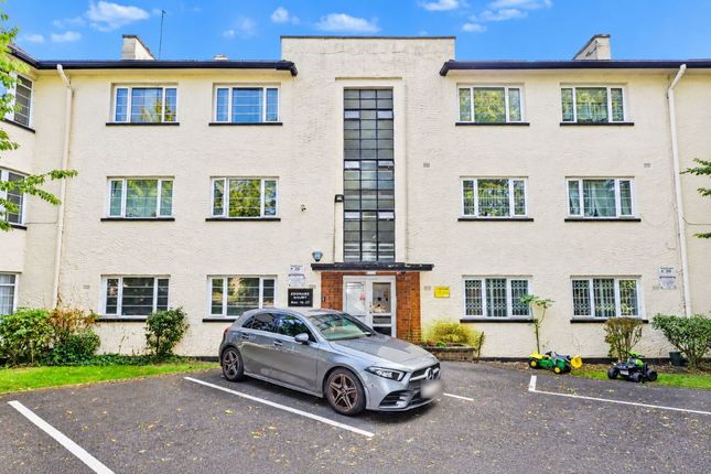 2-bed flat on 20 Edgware Court, High Street, Edgware, £190,000