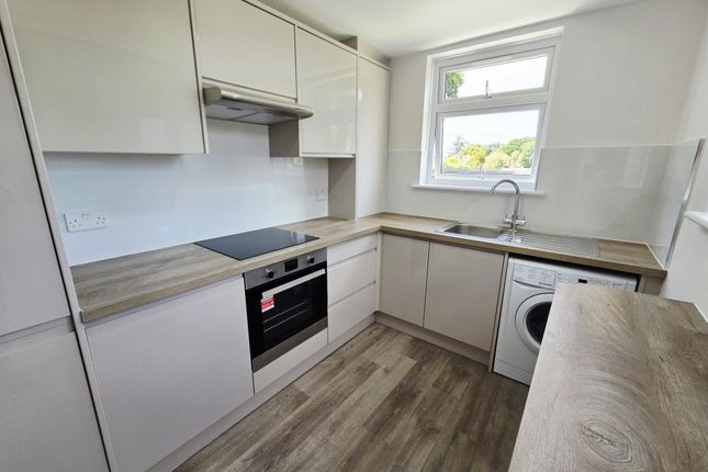 16B, Chase Way, LONDON photo 3