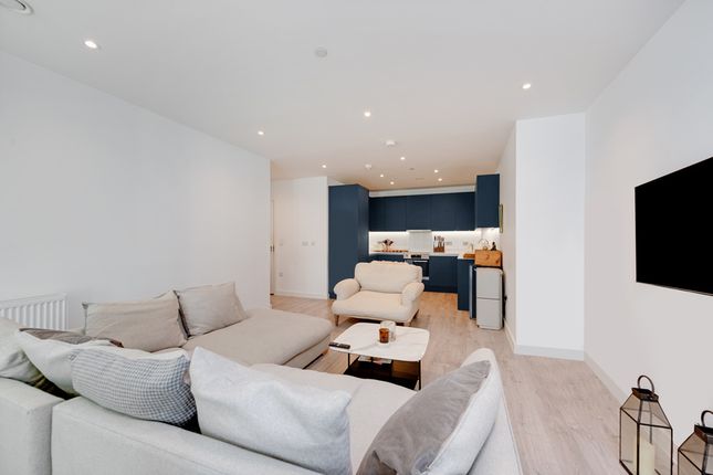Osiers Road - Fourth Floor, Putney, London photo 3