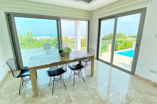 Villa for sale in Yukarı Girne, Kyrenia (City), Kyrenia, Cyprus