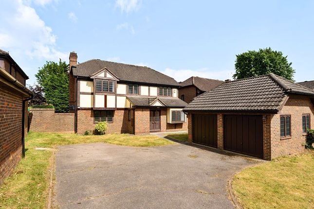 Thumbnail Detached house to rent in Atalanta Close, Purley