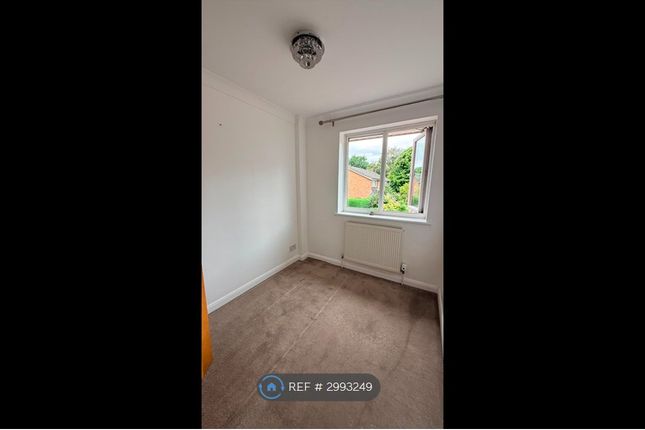 Fircroft Close, Woking photo 5