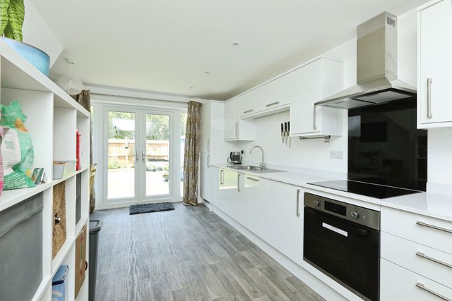 72, Lampman Way, Worksop photo 3