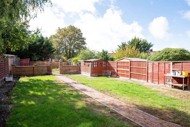 5 Central Avenue, Wellingborough photo 4