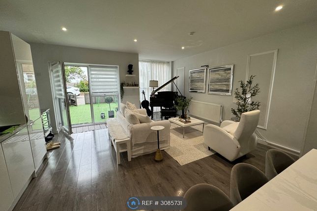 Grandeur Heights Higher Drive, Purley photo 2