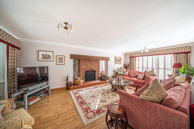 1, Skylark Rise, Hampshire photo 4
